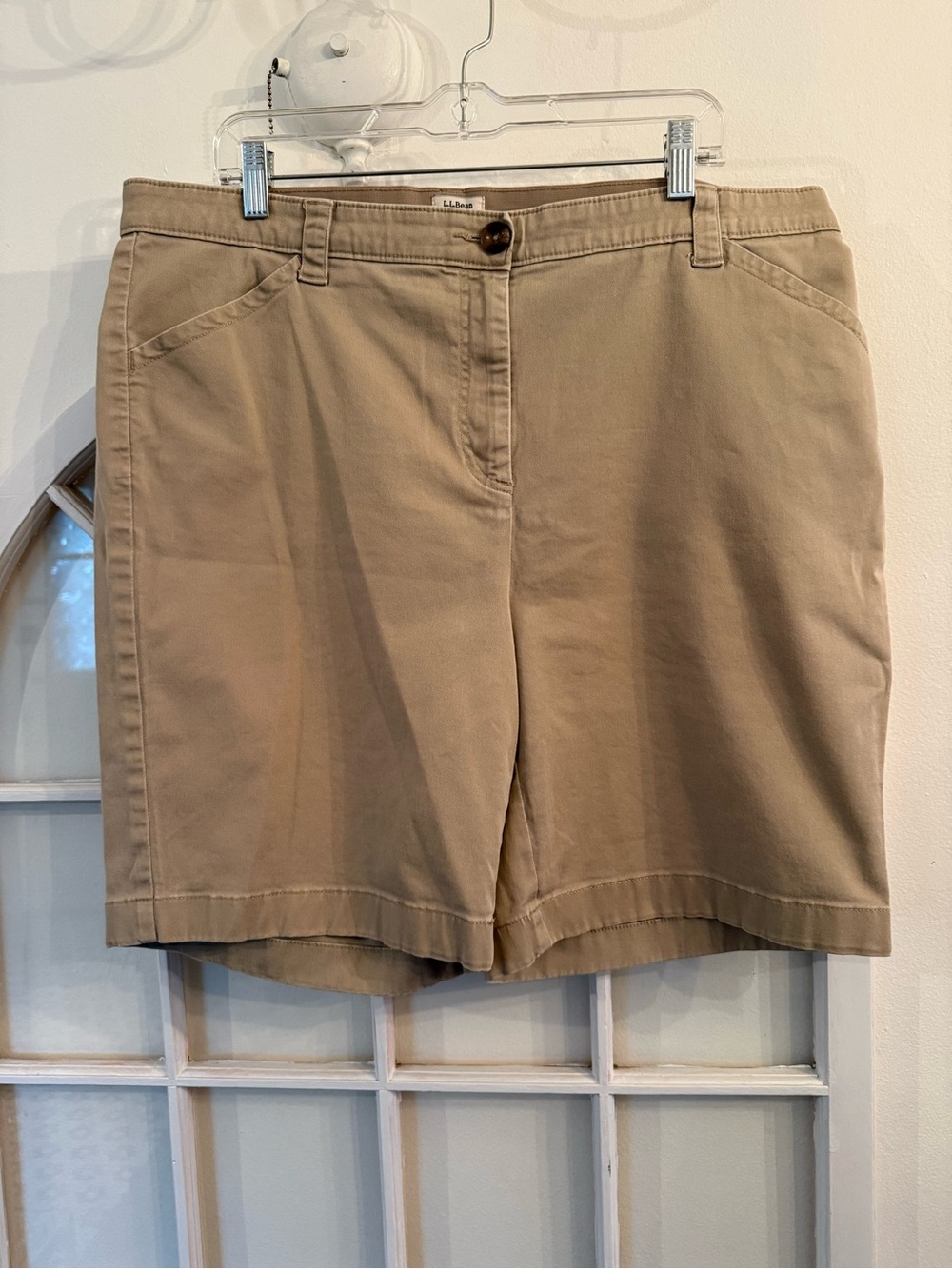 L.L. Bean Khaki Tan Preppy Classic Fit Chino Bermuda Shorts Summer Staple Sz 18W